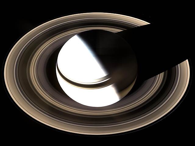 Cassini_Saturn_5